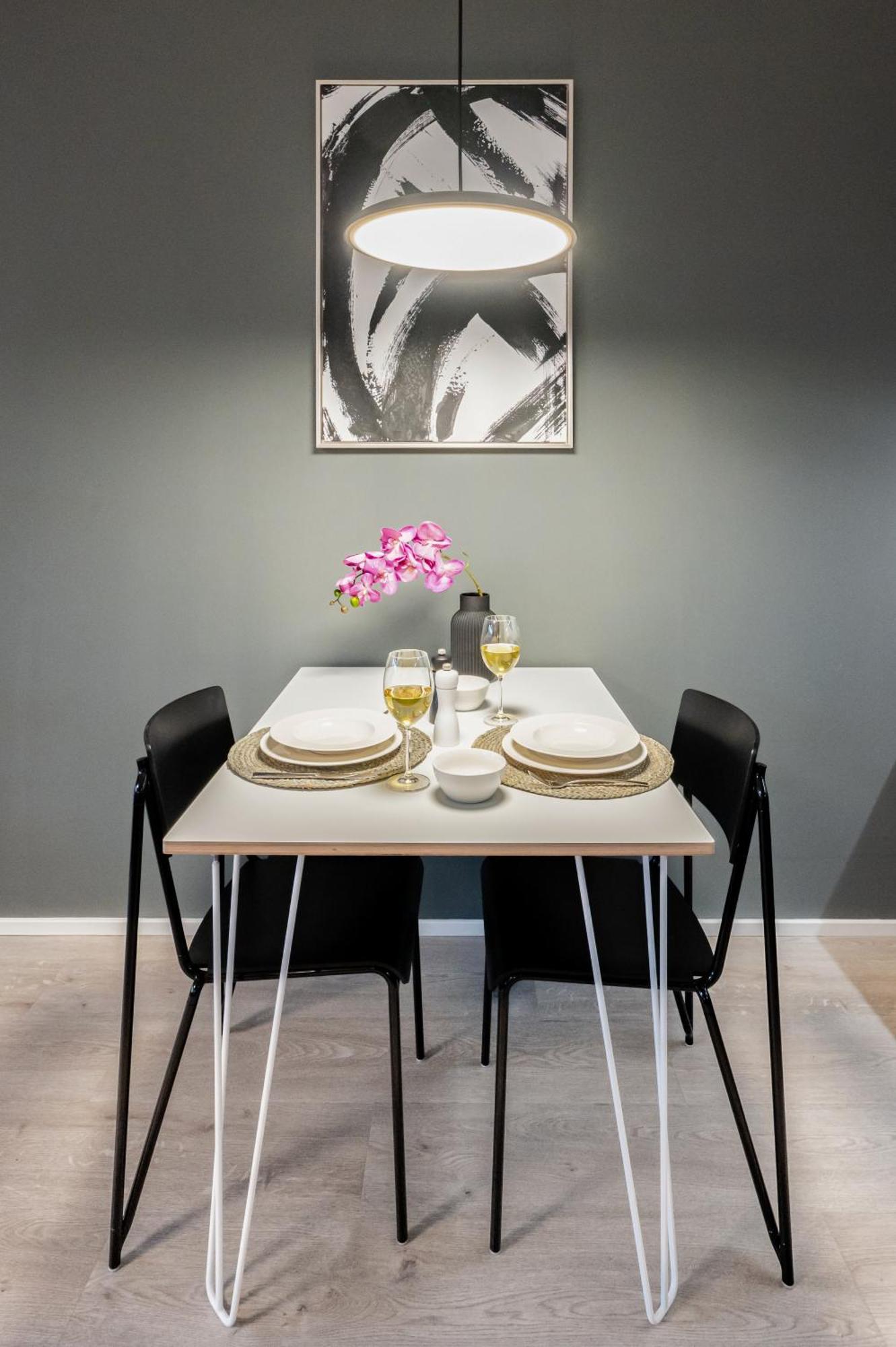 Days - - Terrace - Private Parking