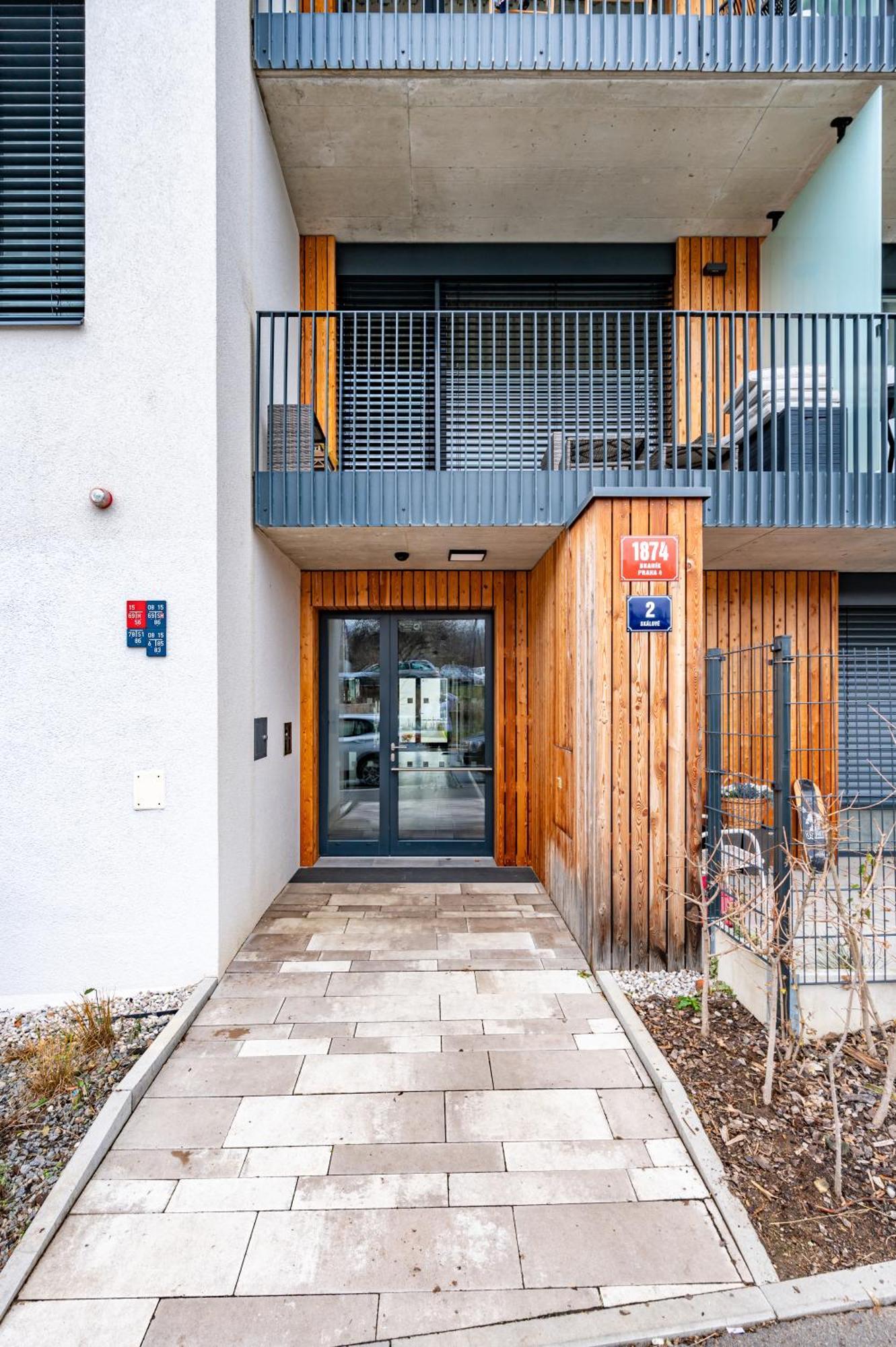 Days - - Terrace - Private Parking Praga