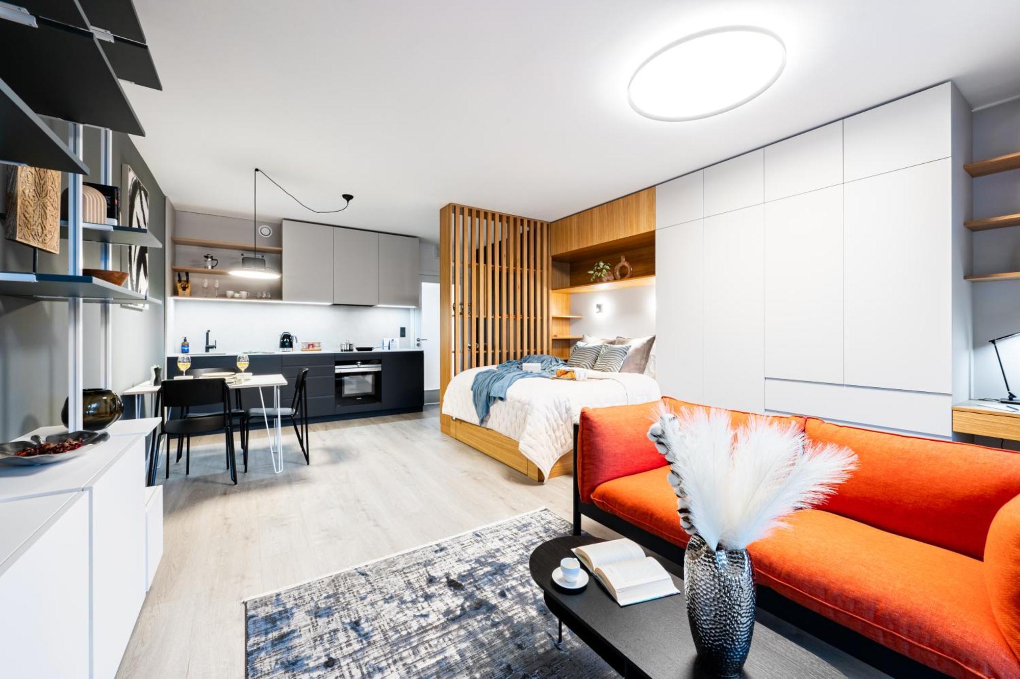 Days - - Terrace - Private Parking